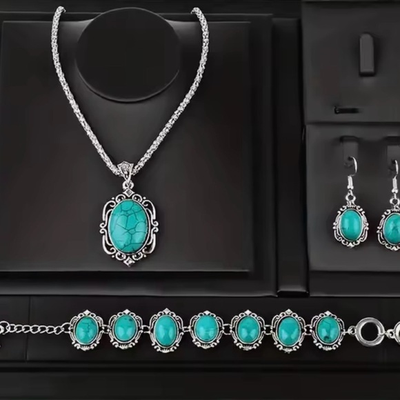 Jewelry - NEW Turquoise and Silver Jewelry Set
